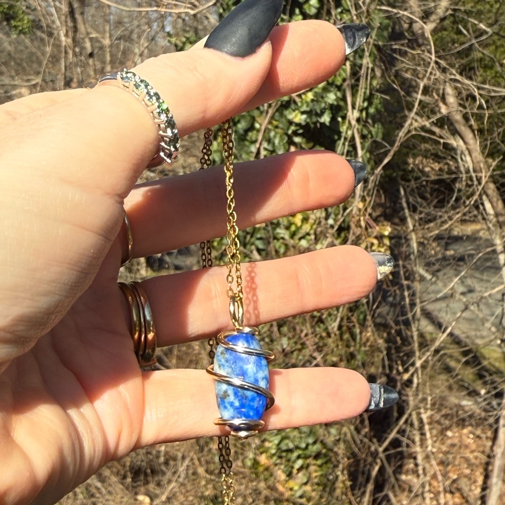 Open spiral  Lapis lazuli necklace - Picture 4 of 4